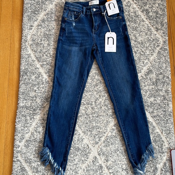 NWT Nature Denim Fringe Mid-Rise Dark Wash Jeans - Size 1/24 - Picture 4 of 5